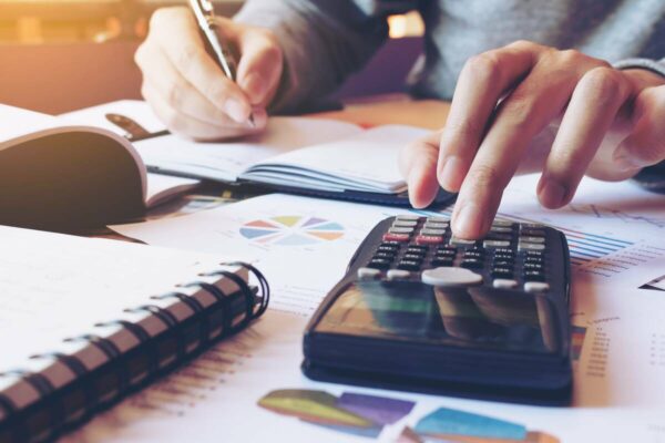 person-calculating-asset-finance-1200 person-calculating-asset-finance-1200